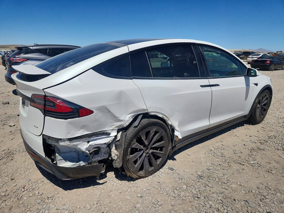 Продажа на аукционе авто 2022 Tesla Model X, vin: 7SAXCBE68NF331810, номер лота: 57781306
