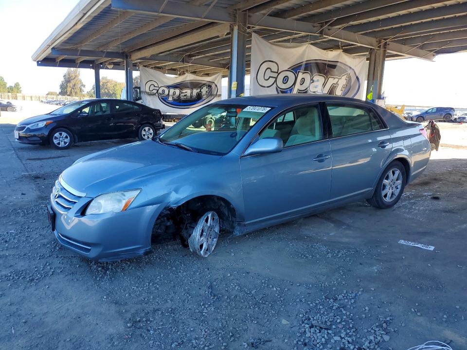 2005 Toyota Avalon მანქანა იყიდება აუქციონზე, vin: 4T1BK36B75U037734, აუქციონის ნომერი: 57041076
