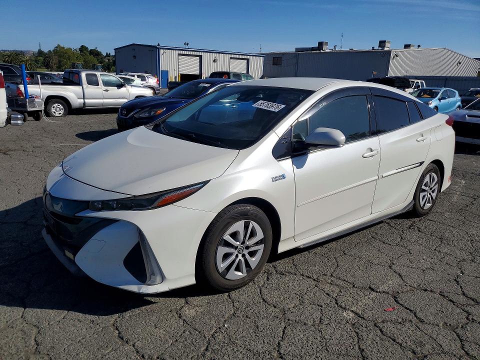 55763976 :رقم المزاد ، JTDKARFP9H3043910 vin ، 2017 Toyota Prius Prime مزاد بيع
