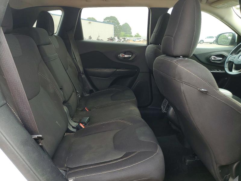 57731016 :رقم المزاد ، 1C4PJLCB8GW125619 vin ، 2016 Jeep Cherokee مزاد بيع