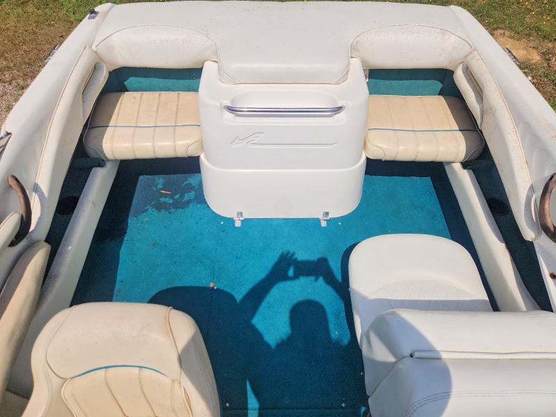 56816426 :رقم المزاد ، SERRD222C394 vin ، 1994 Sea Ray In/outboard مزاد بيع