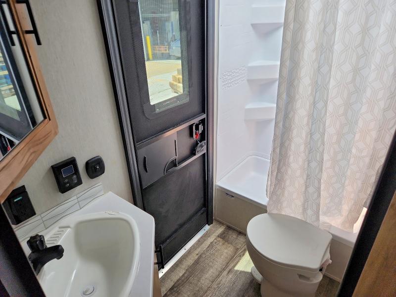 Продажа на аукционе авто 2024 Foresriver Campsite Reserve 26c, vin: 4X4TC1B23RX163779, номер лота: 56841976