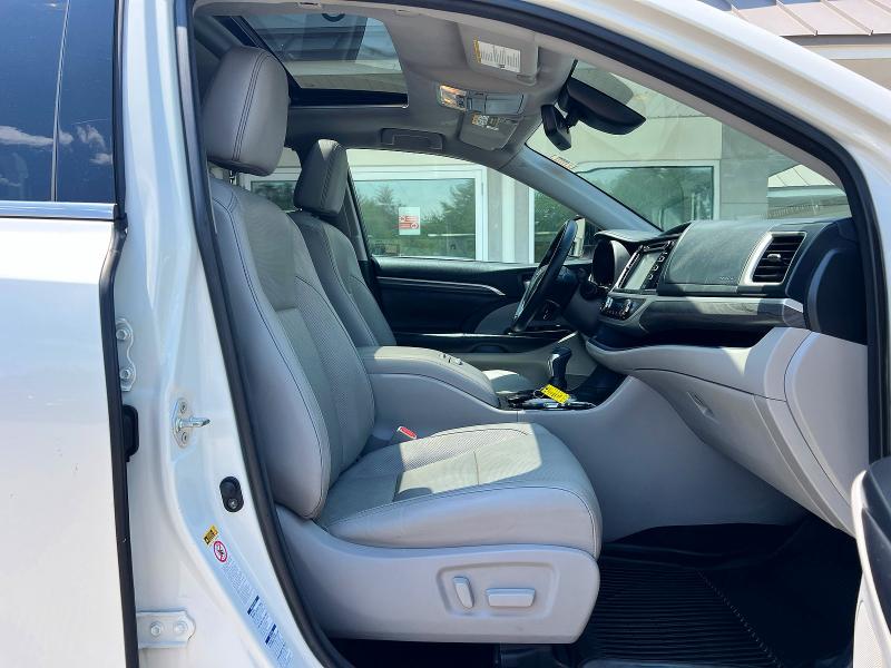 58083736 :رقم المزاد ، 5TDDZRFH2JS908604 vin ، 2018 Toyota Highlander مزاد بيع