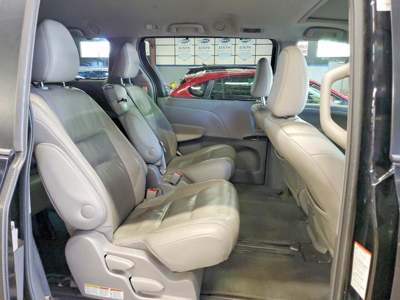 58943236 :رقم المزاد ، 5TDYZ3DC1HS823723 vin ، 2017 Toyota Sienna مزاد بيع