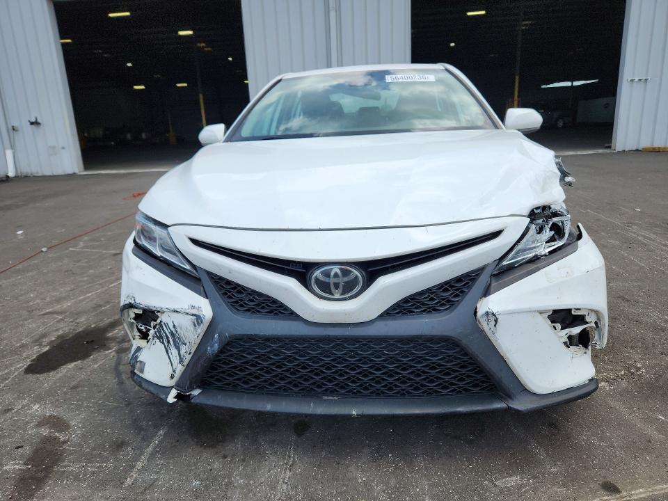 56400236 :رقم المزاد ، 4T1G11AK1LU347122 vin ، 2020 Toyota Camry مزاد بيع