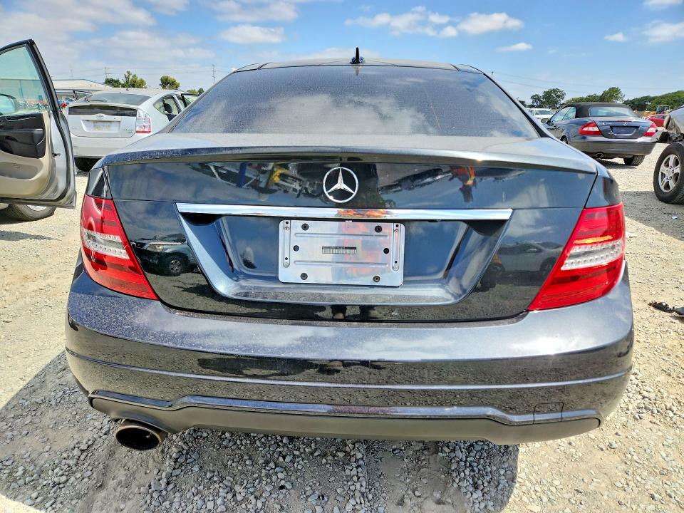 2013 Mercedes-benz C მანქანა იყიდება აუქციონზე, vin: WDDGJ4HB9DF980409, აუქციონის ნომერი: 58930296