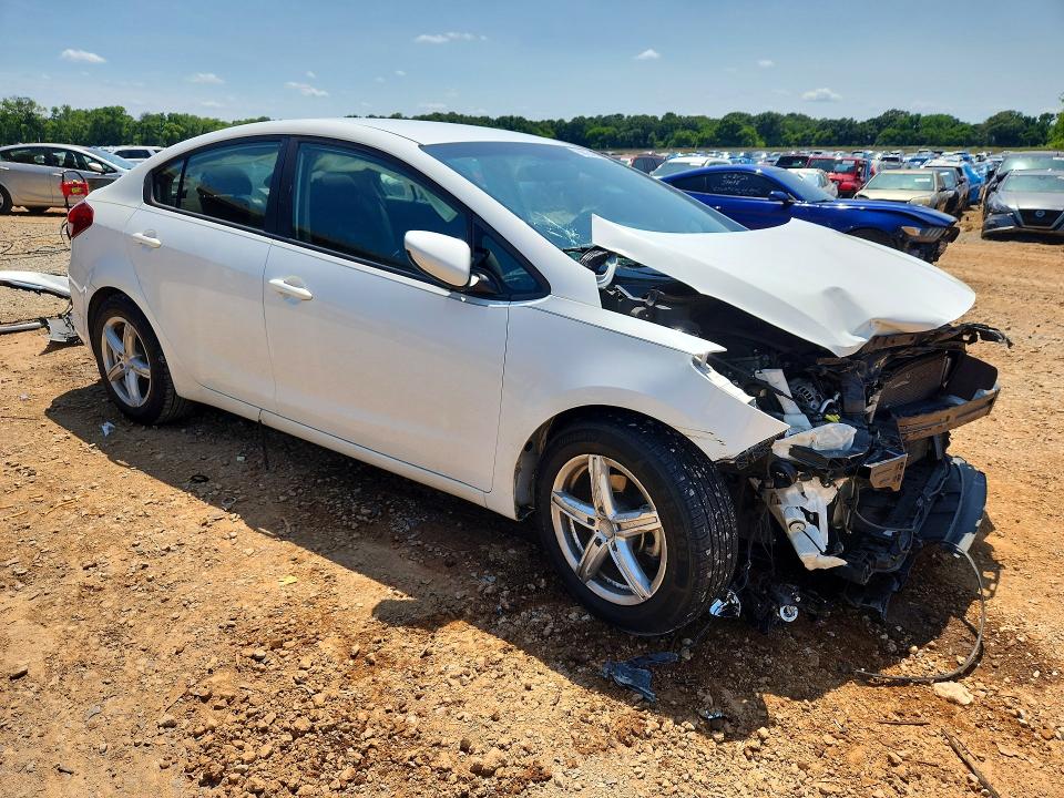 58834796 :رقم المزاد ، 3KPFK4A78JE268004 vin ، 2018 Kia Forte مزاد بيع