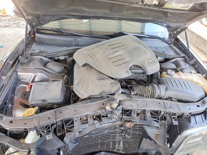 56098596 :رقم المزاد ، 2C3CCAGG7JH198980 vin ، 2018 Chrysler 300 مزاد بيع