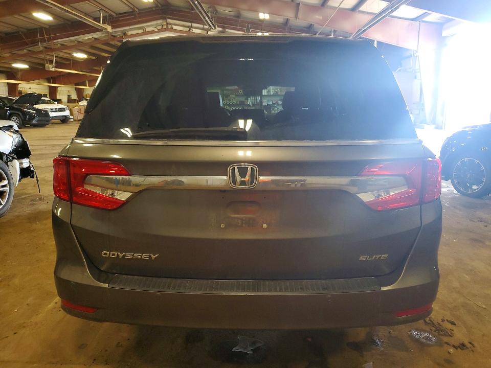 57750836 :رقم المزاد ، 5FNRL6H90JB019686 vin ، 2018 Honda Odyssey مزاد بيع