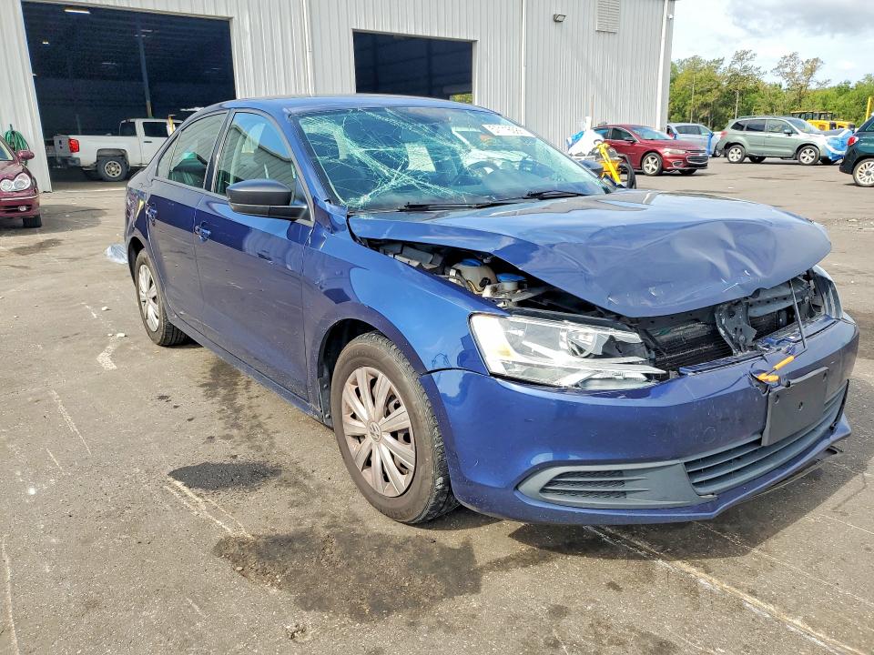 57116086 :رقم المزاد ، 3VW1K7AJ9DM400394 vin ، 2013 Volkswagen Jetta مزاد بيع