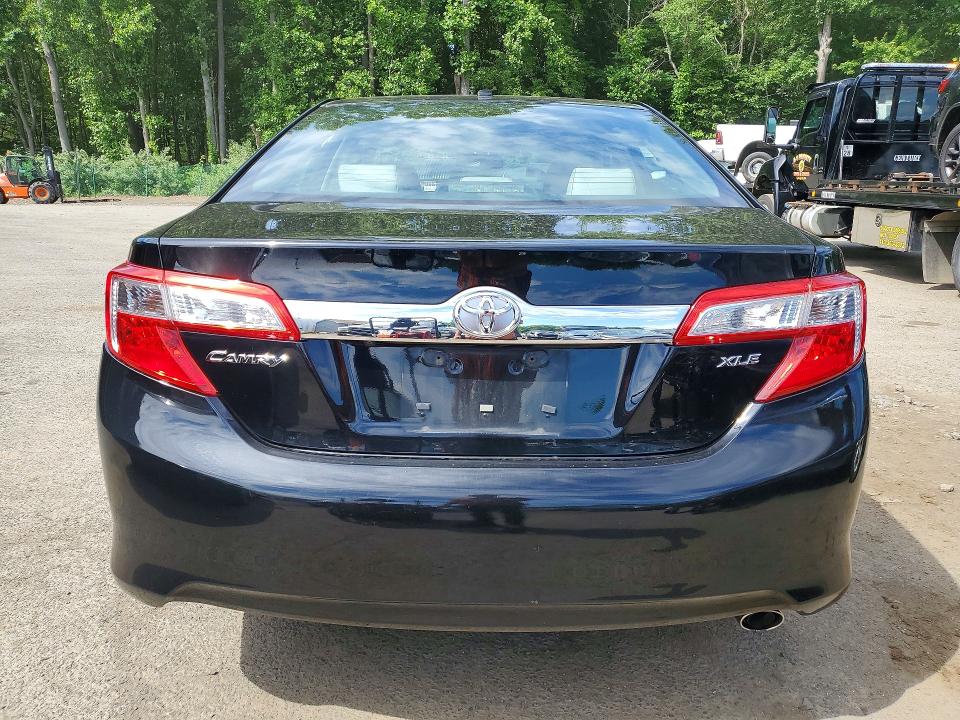 57212406 :رقم المزاد ، 4T4BF1FK4ER420626 vin ، 2014 Toyota Camry مزاد بيع