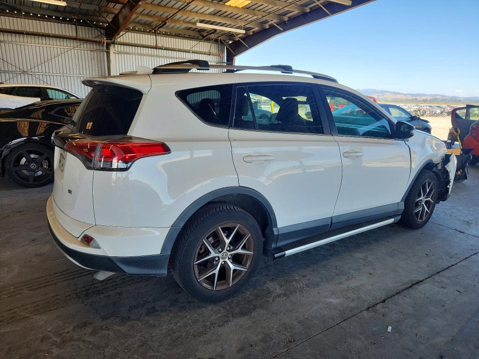 58992276 :رقم المزاد ، 2T3NFREV2GW273279 vin ، 2016 Toyota Rav4 مزاد بيع