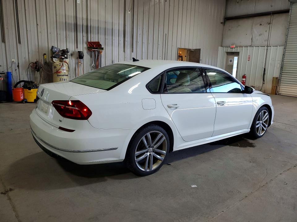 Продажа на аукционе авто 2018 Volkswagen Passat, vin: 1VWAA7A32JC016619, номер лота: 57204106