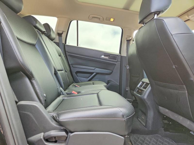 56106156 :رقم المزاد ، 1V2RR2CA4JC530404 vin ، 2018 Volkswagen Atlas مزاد بيع