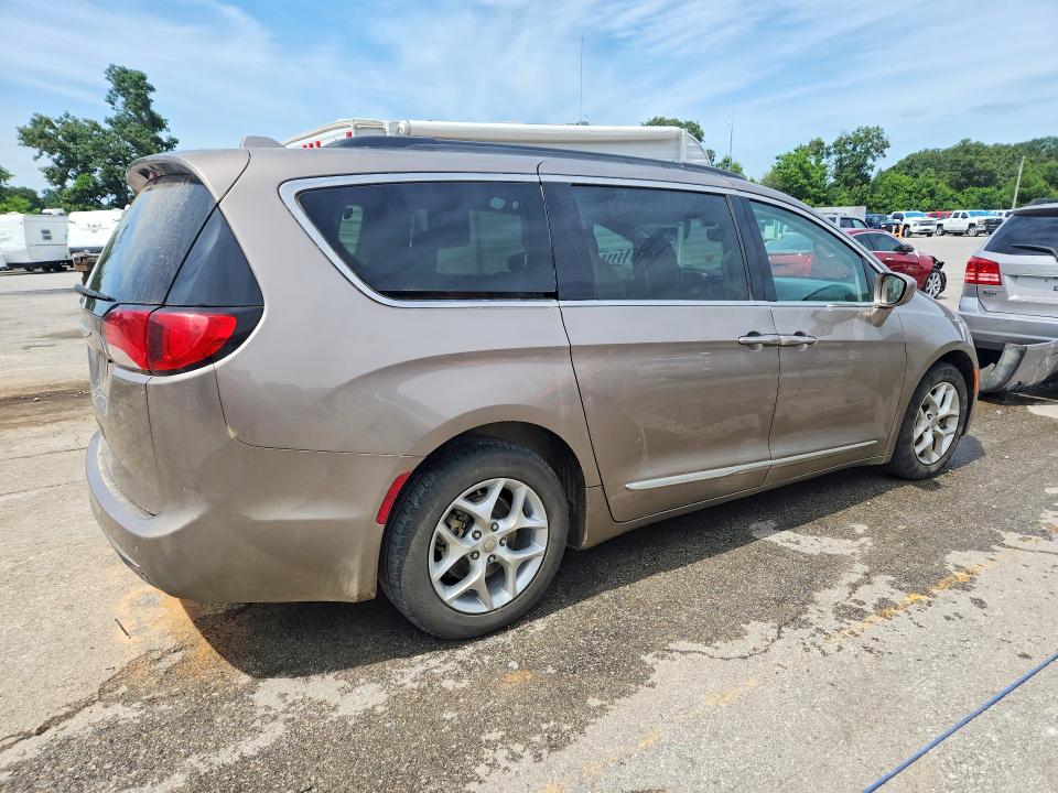 Продажа на аукционе авто 2017 Chrysler Pacifica, vin: 2C4RC1BG3HR552981, номер лота: 58375956
