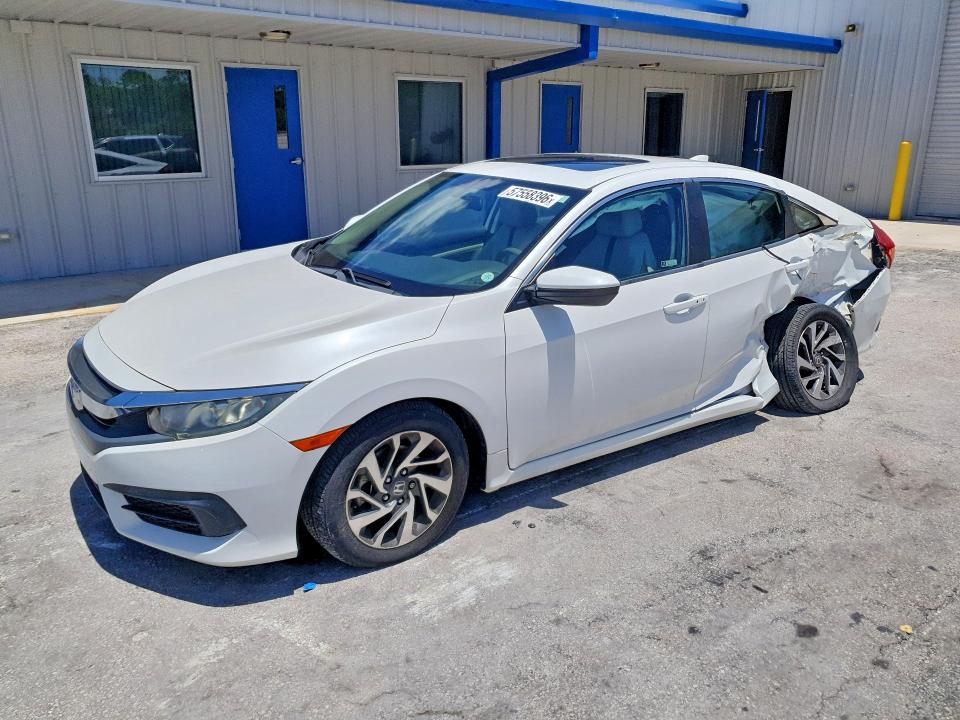 57558396 :رقم المزاد ، 19XFC2F71JE005878 vin ، 2018 Honda Civic مزاد بيع