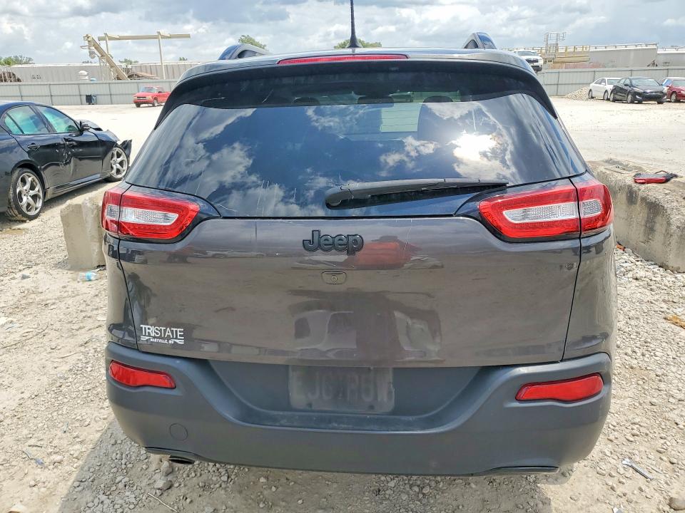 56811956 :رقم المزاد ، 1C4PJLCB6JD554096 vin ، 2018 Jeep Cherokee مزاد بيع