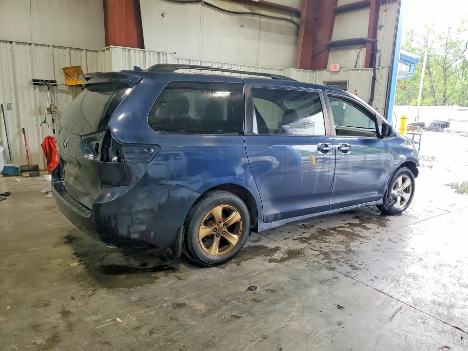2018 Toyota Sienna მანქანა იყიდება აუქციონზე, vin: 5TDKZ3DC1JS960012, აუქციონის ნომერი: 55790906