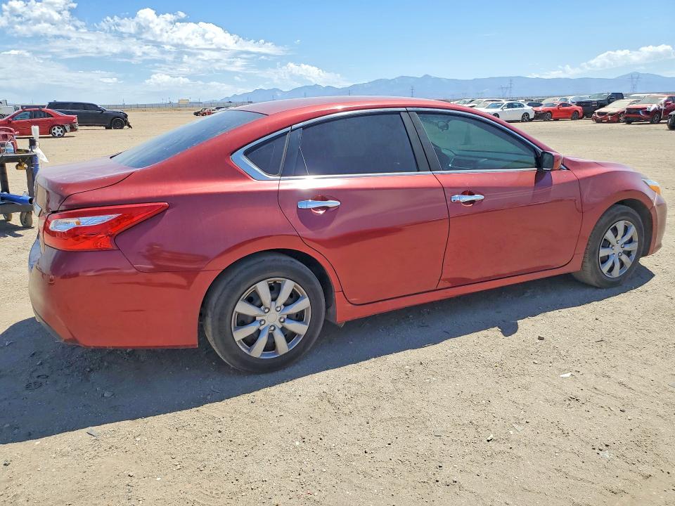 2016 Nissan Altima მანქანა იყიდება აუქციონზე, vin: 1N4AL3AP1GN318575, აუქციონის ნომერი: 57598556