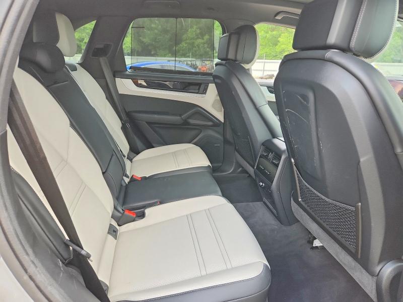 56270396 :رقم المزاد ، WP1AA2AY7SDA07040 vin ، 2025 Porsche Cayenne مزاد بيع