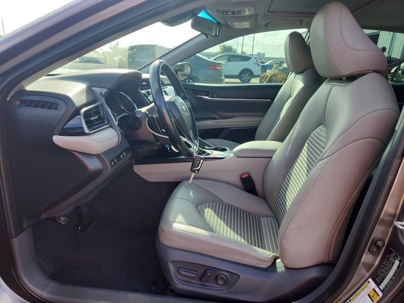 56961826 :رقم المزاد ، 4T1B11HK9KU802975 vin ، 2019 Toyota Camry مزاد بيع