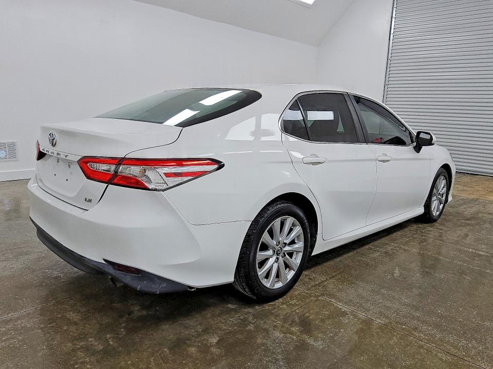 Продаж на аукціоні авто 2018 Toyota Camry, vin: 4T1B11HK1JU627961, номер лоту: 57929676