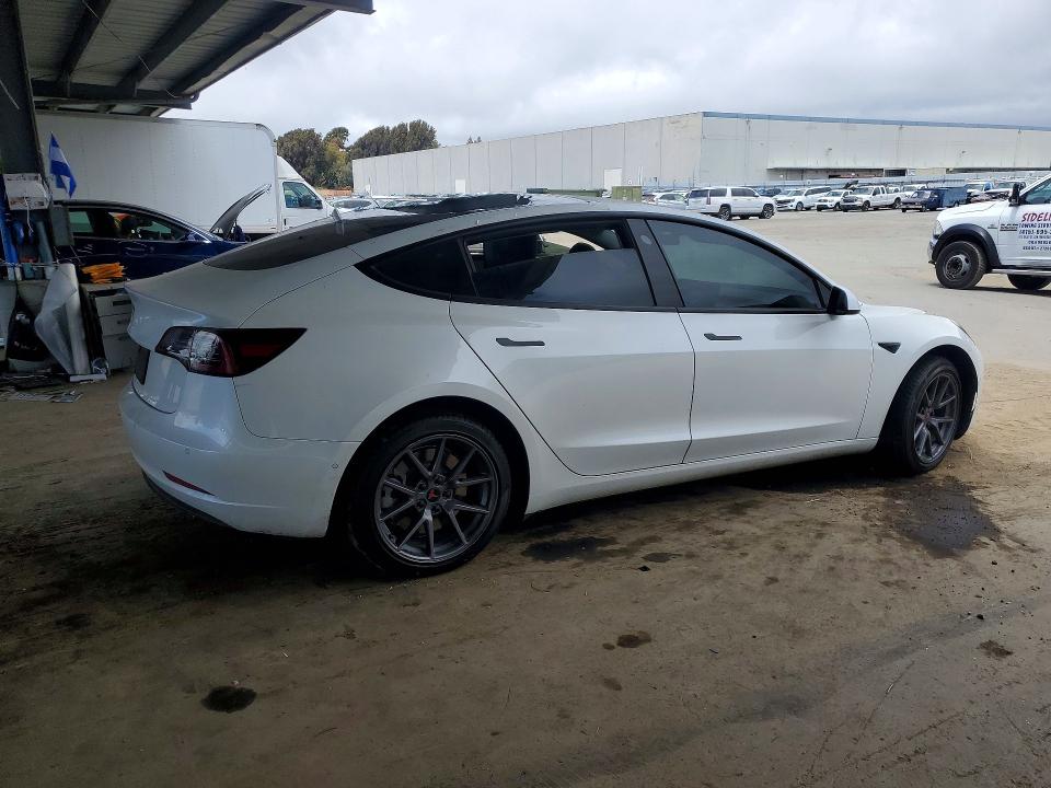 59181546 :رقم المزاد ، 5YJ3E1EA3NF112256 vin ، 2022 Tesla Model 3 مزاد بيع