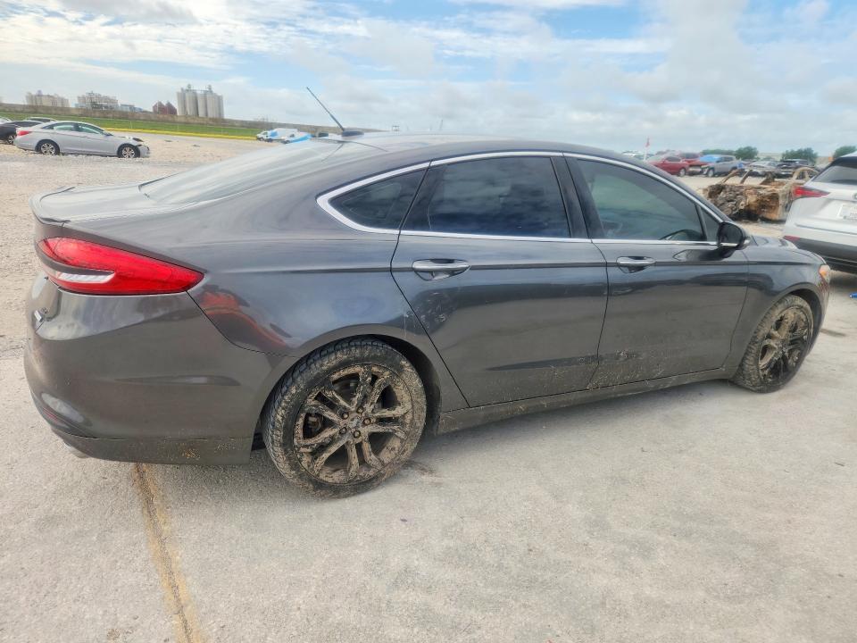56590716 :رقم المزاد ، 3FA6P0HD1HR371831 vin ، 2017 Ford Fusion مزاد بيع