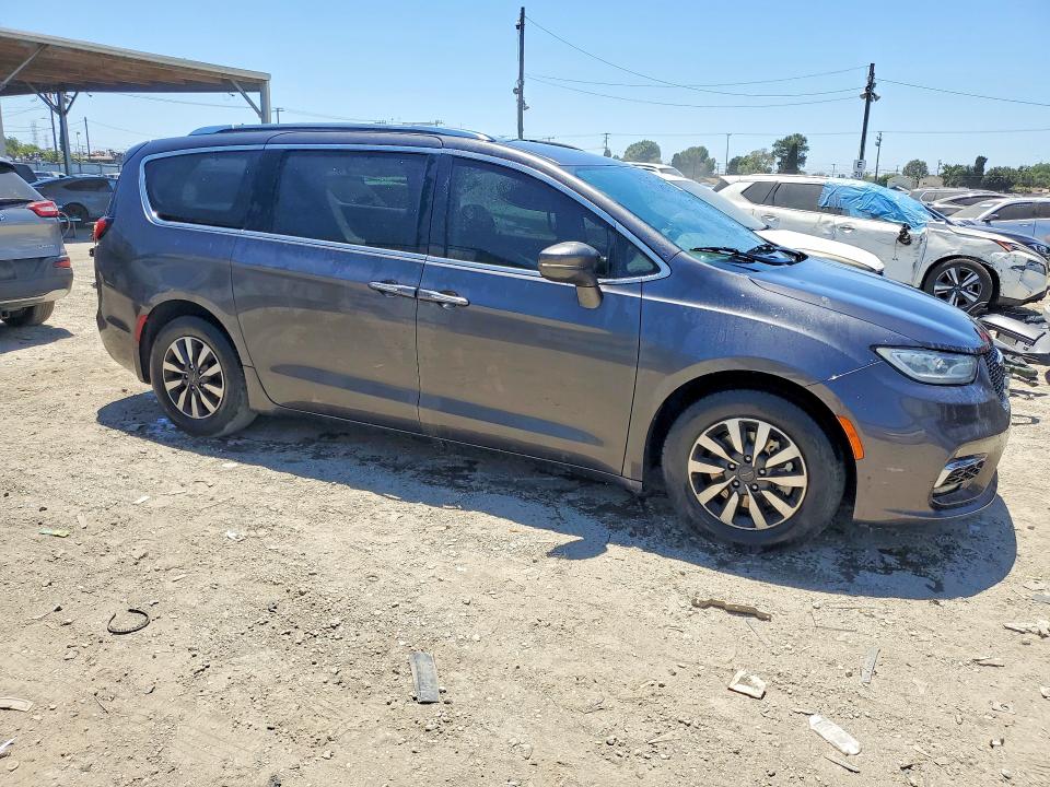 56866636 :رقم المزاد ، 2C4RC1BG6MR512436 vin ، 2021 Chrysler Pacifica مزاد بيع