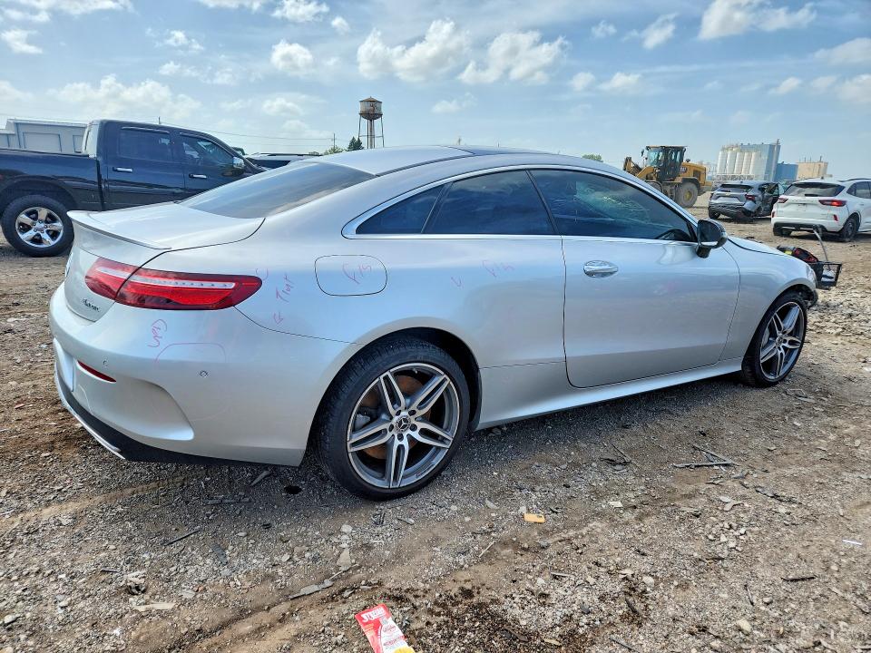 58985056 :رقم المزاد ، WDD1J6GB7JF063418 vin ، 2018 Mercedes-benz E مزاد بيع