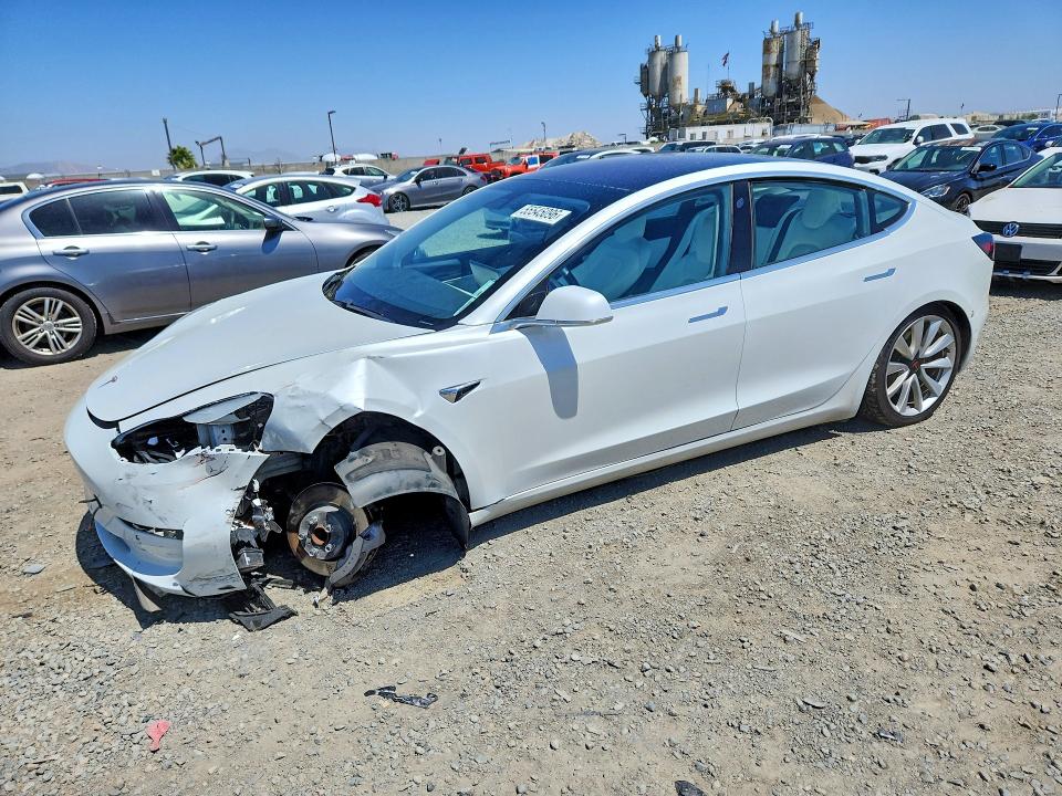 Продажа на аукционе авто 2018 Tesla Model 3, vin: 5YJ3E1EA7JF181560, номер лота: 55545096