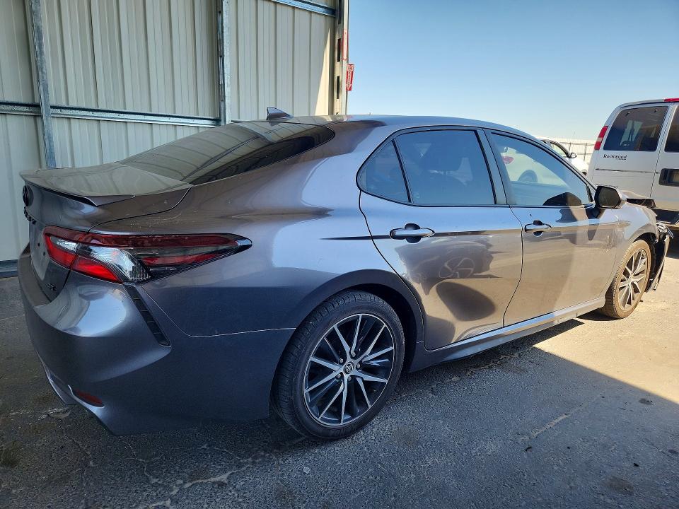 2022 Toyota Camry მანქანა იყიდება აუქციონზე, vin: 4T1G11AK2NU036950, აუქციონის ნომერი: 58589126