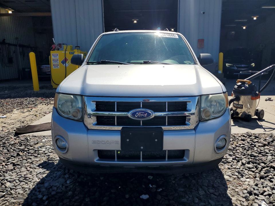 58310666 :رقم المزاد ، 1FMCU9D73BKC22290 vin ، 2011 Ford Escape مزاد بيع
