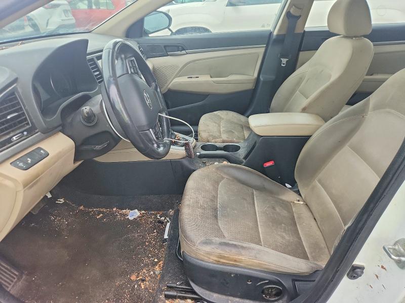 55552726 :رقم المزاد ، 5NPD84LF4HH015598 vin ، 2017 Hyundai Elantra مزاد بيع