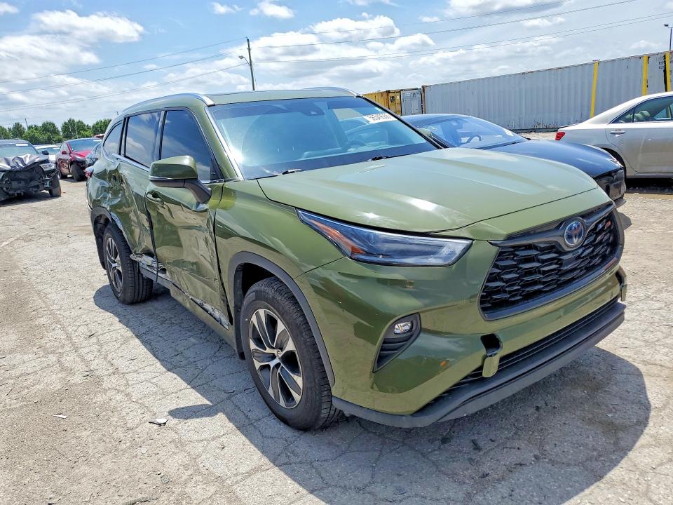 56549556 :رقم المزاد ، 5TDGBRCH7MS063646 vin ، 2021 Toyota Highlander مزاد بيع