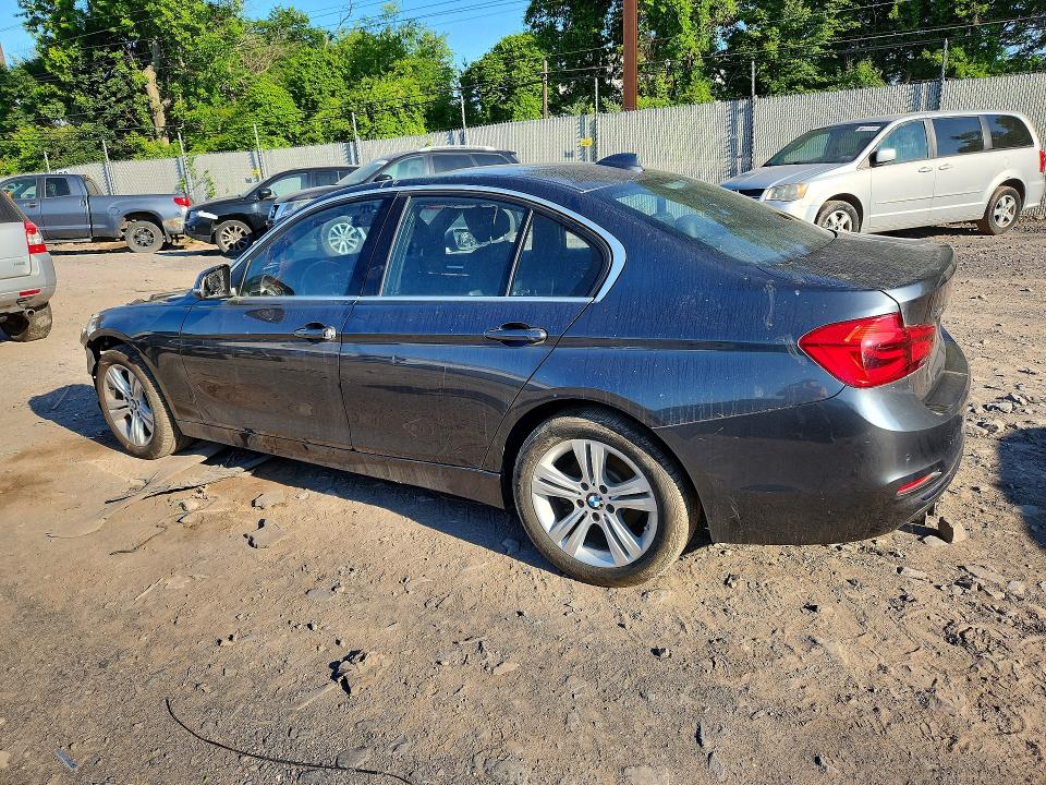 55338926 :رقم المزاد ، WBA8D9G58HNT90791 vin ، 2017 Bmw 330 مزاد بيع