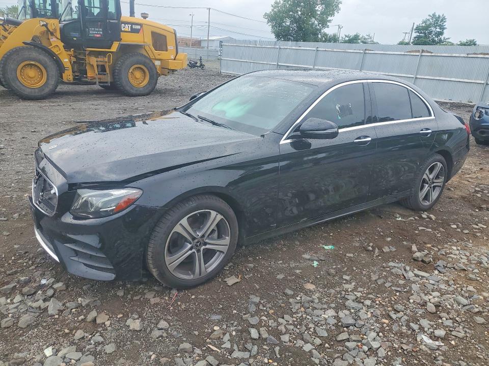 57812066 :رقم المزاد ، WDDZF4KB0KA617395 vin ، 2019 Mercedes-benz E مزاد بيع