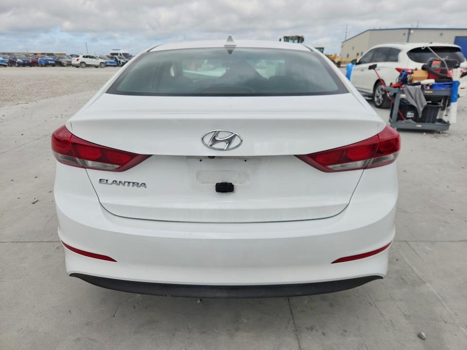 56713136 :رقم المزاد ، 5NPD84LF2JH230371 vin ، 2018 Hyundai Elantra مزاد بيع