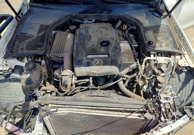 58709256 :رقم المزاد ، 55SWF4KB8HU205897 vin ، 2017 Mercedes-benz C مزاد بيع