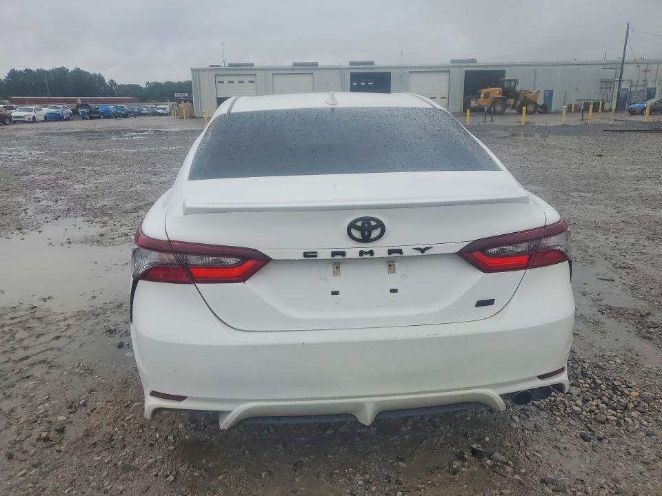 Продаж на аукціоні авто 2021 Toyota Camry, vin: 4T1G11AK8MU555239, номер лоту: 57527066