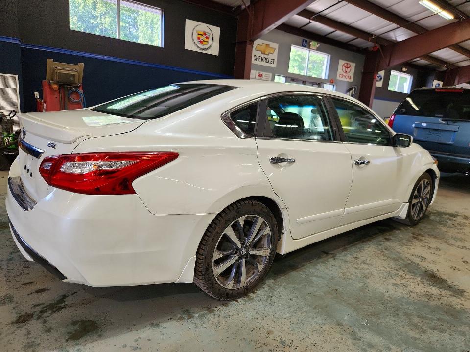 2016 Nissan Altima მანქანა იყიდება აუქციონზე, vin: 1N4AL3AP6GC197926, აუქციონის ნომერი: 56686056