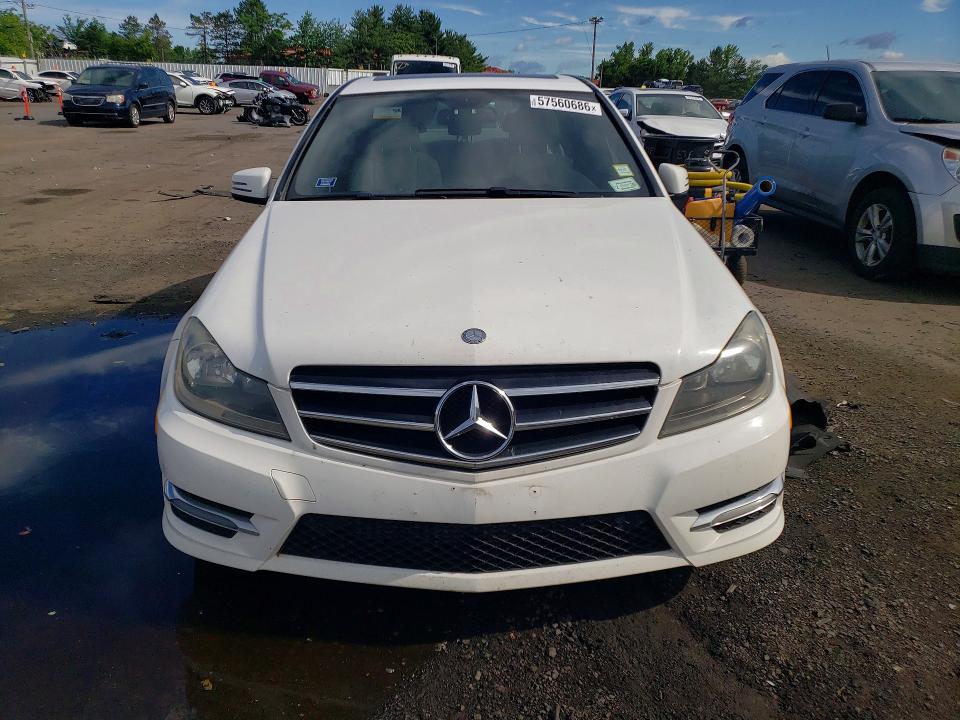 57560686 :رقم المزاد ، WDDGF4HBXER305170 vin ، 2014 Mercedes-benz C مزاد بيع