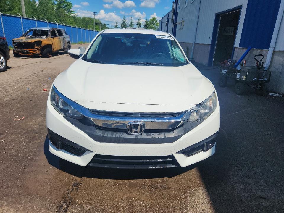 57672156 :رقم المزاد ، 2HGFC2F64JH029377 vin ، 2018 Honda Civic مزاد بيع