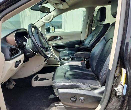 55818256 :رقم المزاد ، 2C4RC1BG8JR290865 vin ، 2018 Chrysler Pacifica مزاد بيع
