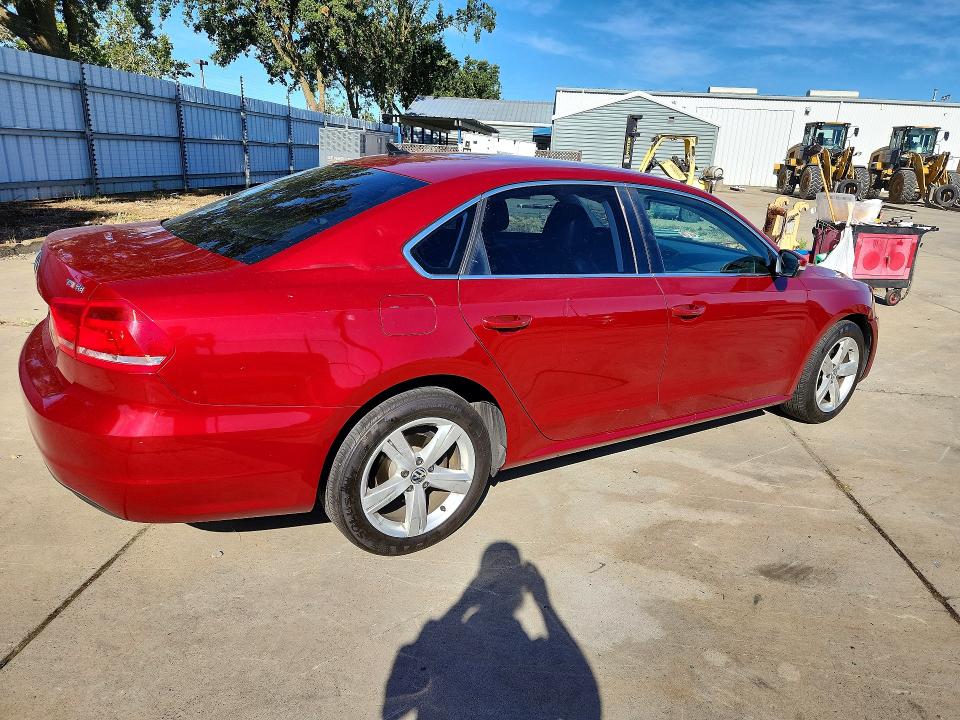 2015 Volkswagen Passat მანქანა იყიდება აუქციონზე, vin: 1VWBT7A34FC057632, აუქციონის ნომერი: 56185586