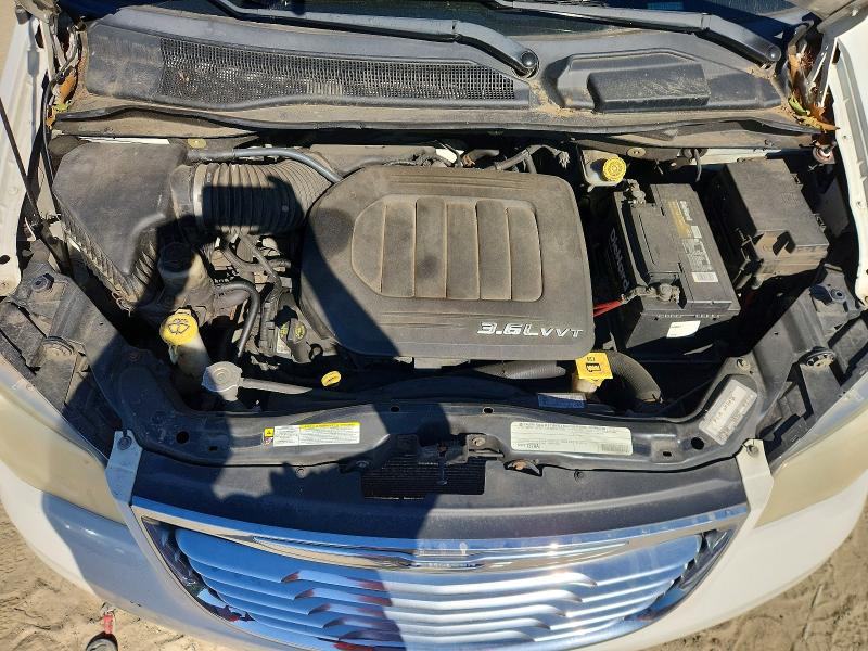 55620186 :رقم المزاد ، 2A4RR5DG5BR605118 vin ، 2011 Chrysler Town & Country مزاد بيع