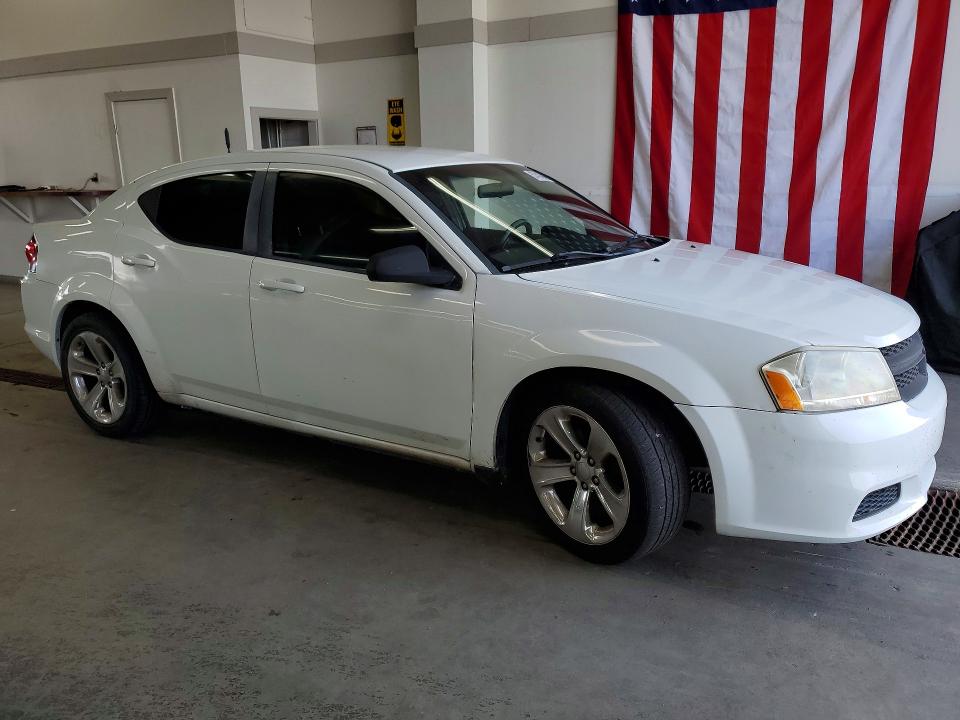57414646 :رقم المزاد ، 1B3BD1FB3BN557326 vin ، 2011 Dodge Avenger مزاد بيع