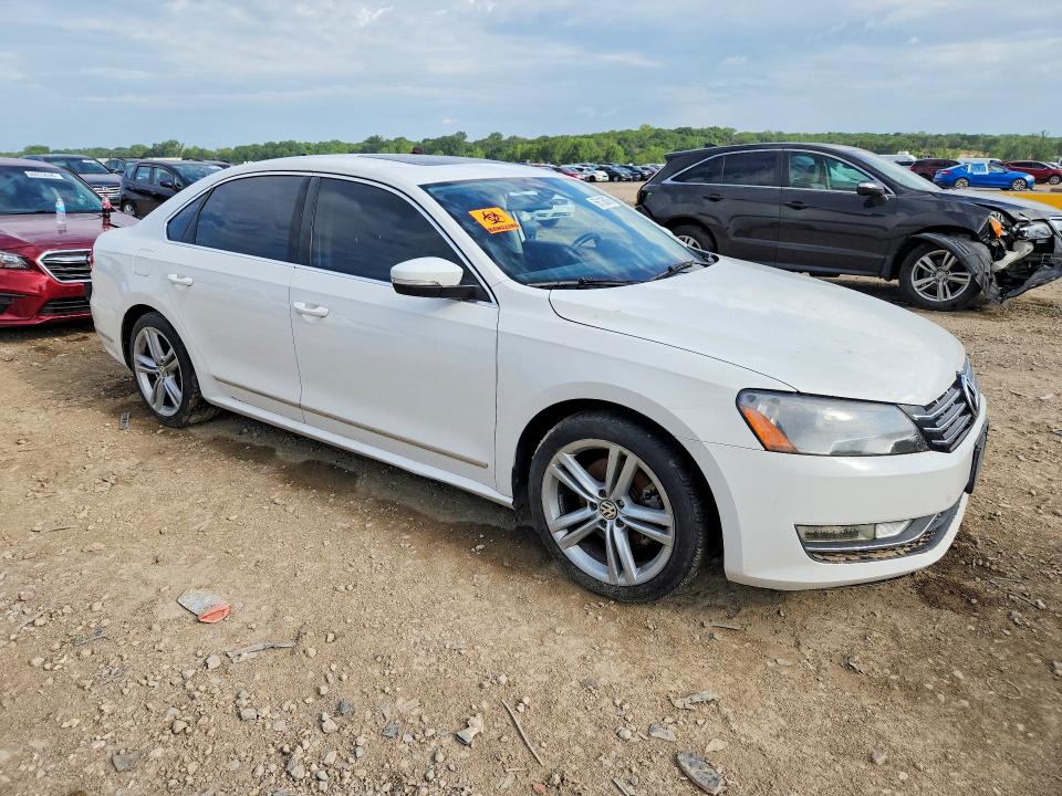56135076 :رقم المزاد ، 1VWCN7A33EC113301 vin ، 2014 Volkswagen Passat مزاد بيع