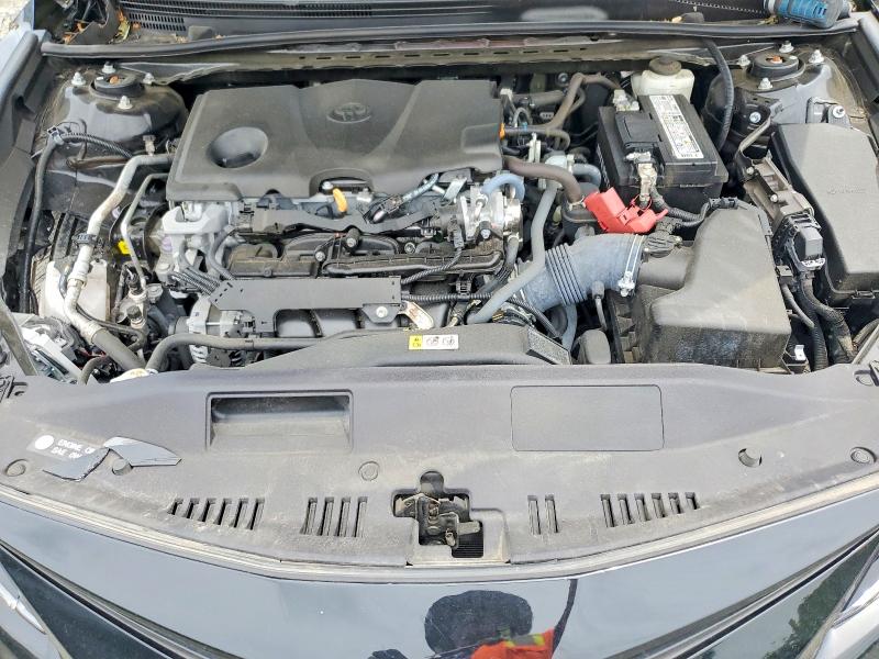 58379436 :رقم المزاد ، 4T1C11AK3NU697465 vin ، 2022 Toyota Camry مزاد بيع