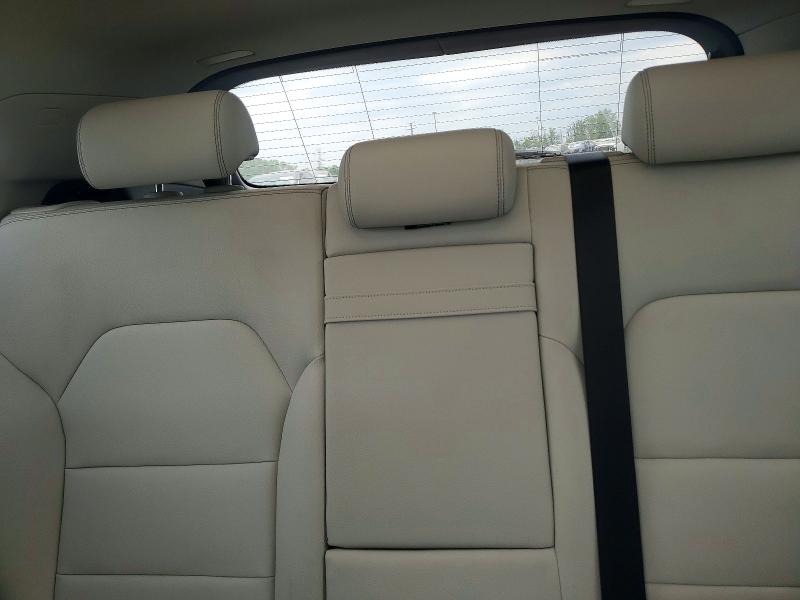 56315956 :رقم المزاد ، WDCTG4GB5JJ483918 vin ، 2018 Mercedes-benz Gla مزاد بيع